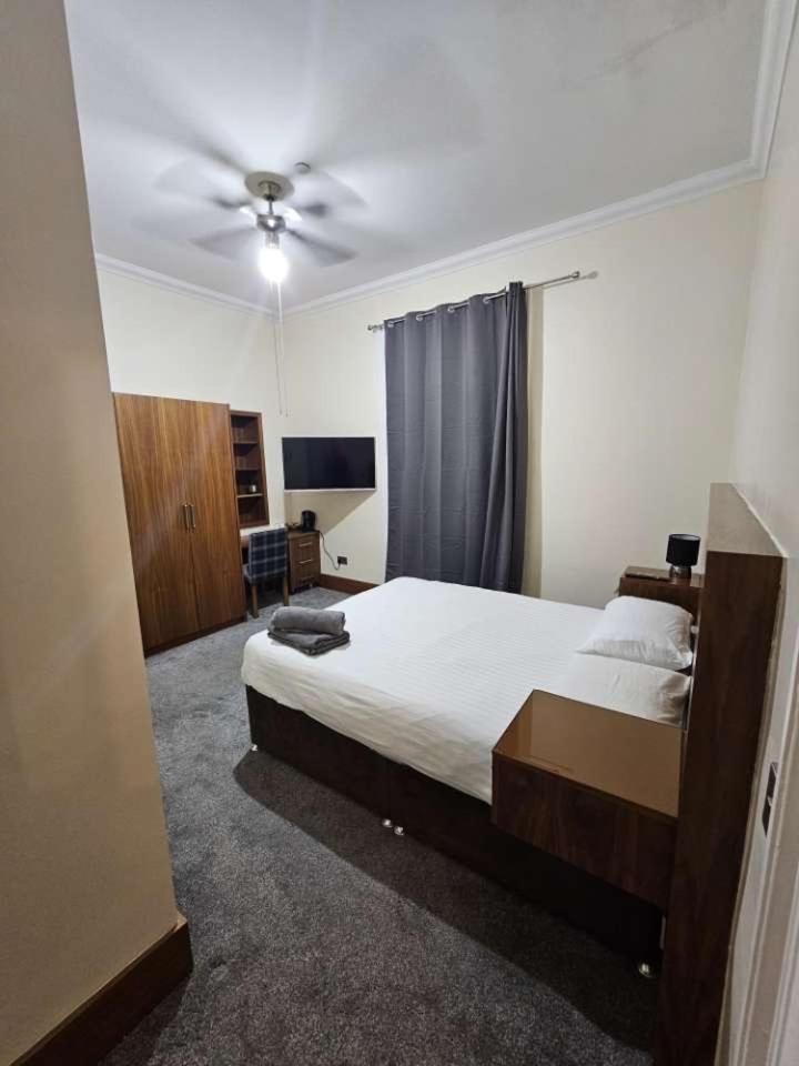 Spacious Large Double With Private Bathroom Séjour chez l'habitant